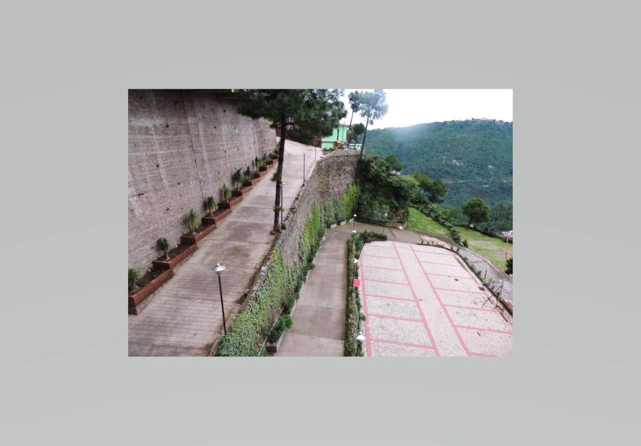 2Bhk Furnished Apartment/Near Kasauli/Barog/Luv Fun & Adventure Szolan Kültér fotó