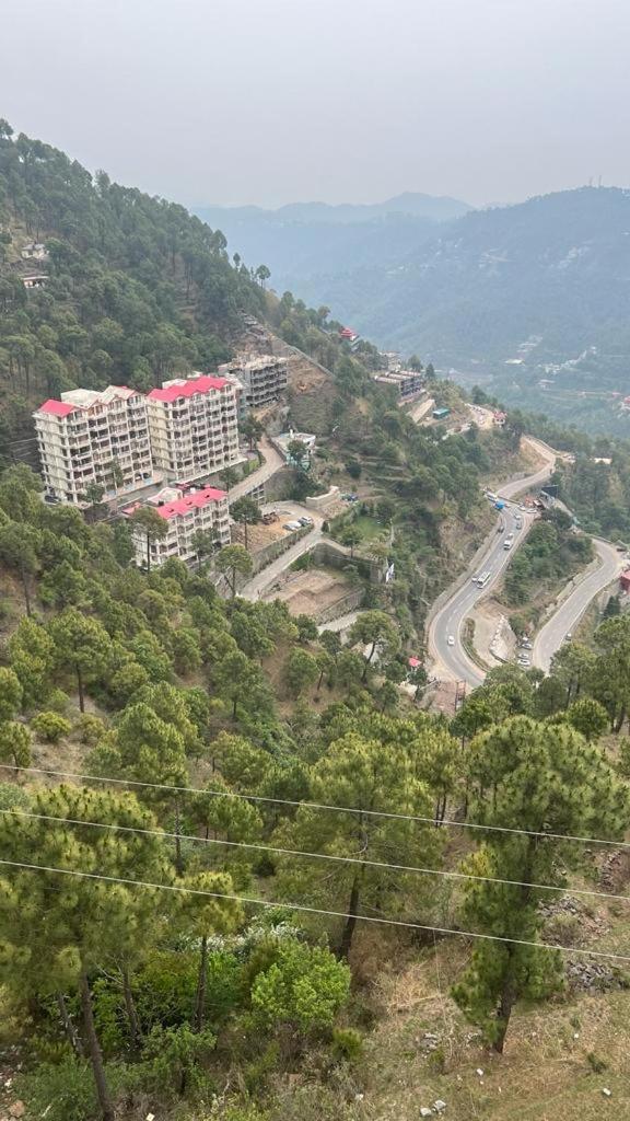 2Bhk Furnished Apartment/Near Kasauli/Barog/Luv Fun & Adventure Szolan Kültér fotó
