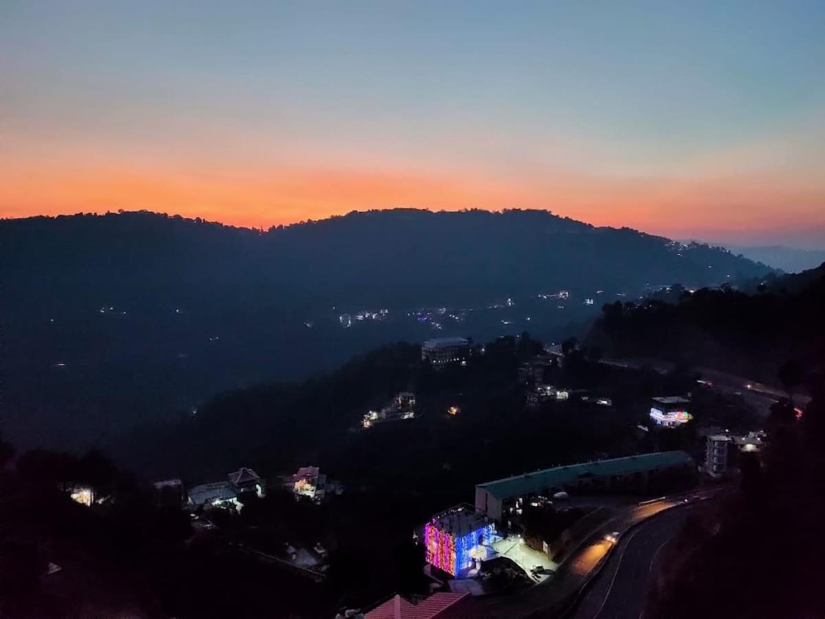 2Bhk Furnished Apartment/Near Kasauli/Barog/Luv Fun & Adventure Szolan Kültér fotó